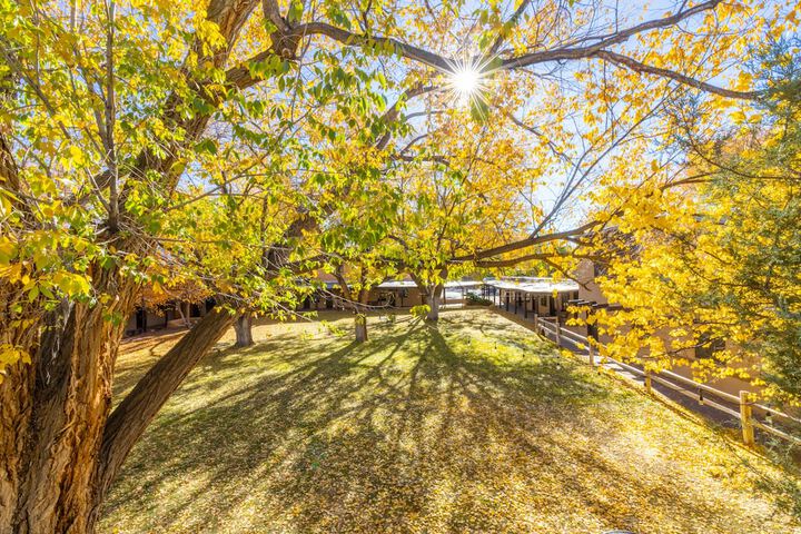 Sagebrush Inn & Suites