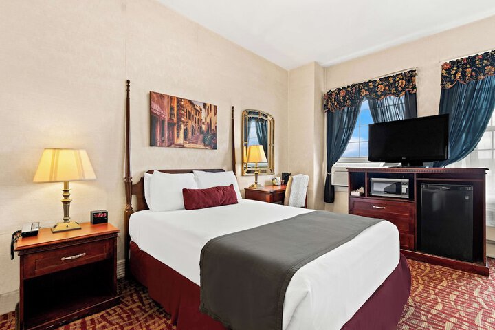 Room 12 of 46