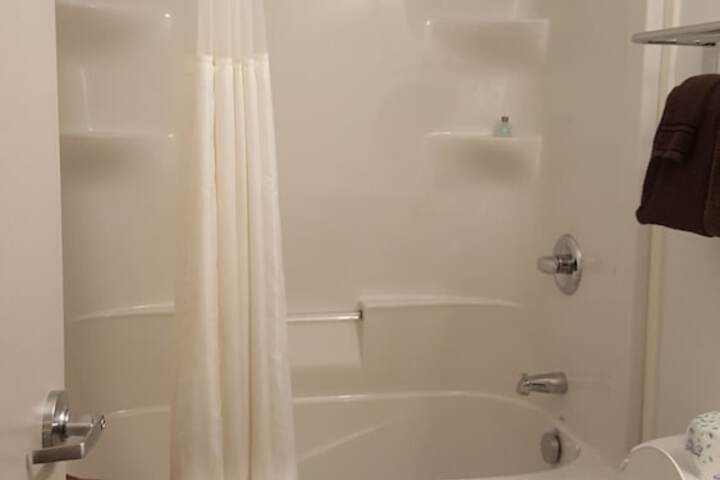 Room 9 of 34