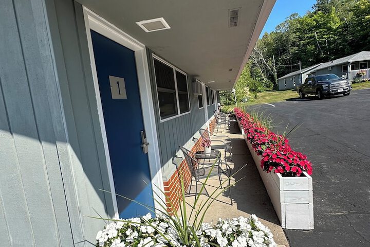 DownTown Inn