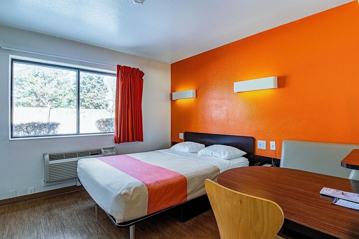 Motel 6 Palatine IL - Chicago Northwest