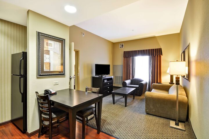 Room 16 of 38