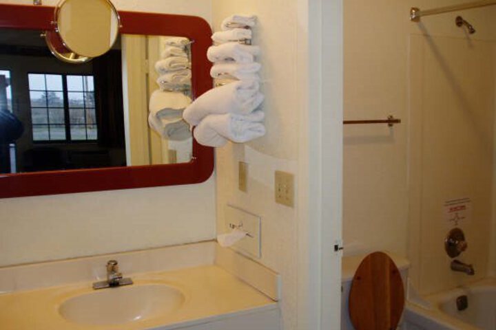 ALLSTATE INN SEYMOUR