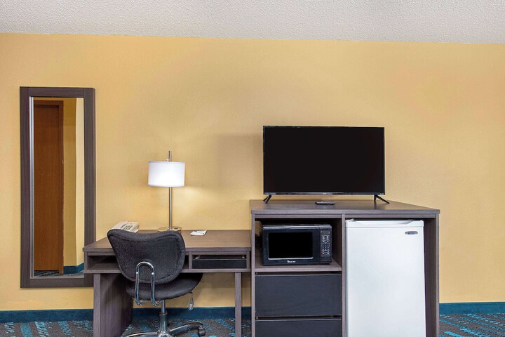 Room 15 of 25