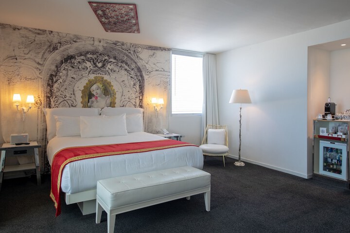 Room 60 of 107