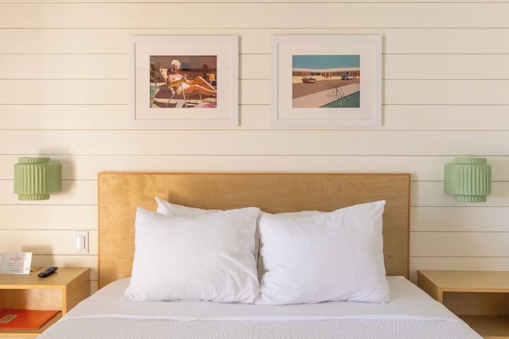 Driftwood Motel