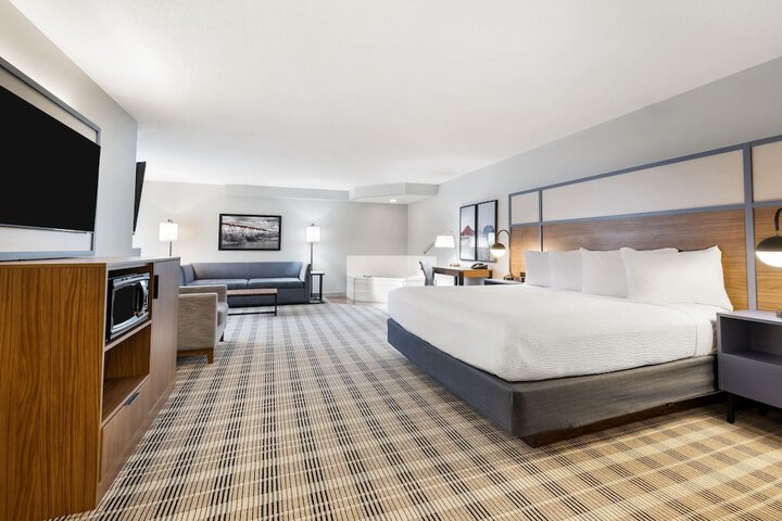 AmericInn by Wyndham Valley City - Conference Center