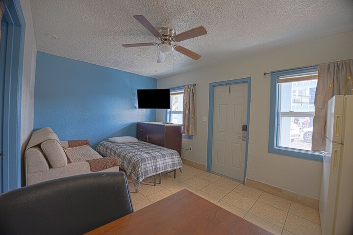 Room 38 of 65