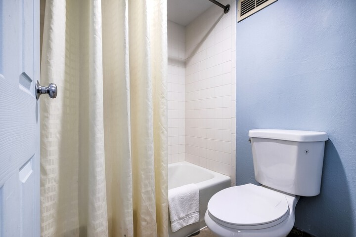 Room 14 of 22