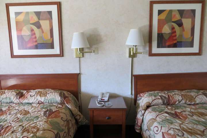 Room 33 of 52