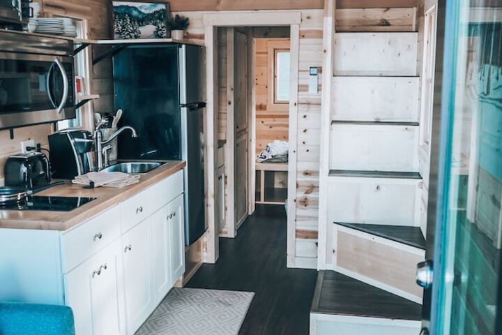 Room 9 of 35