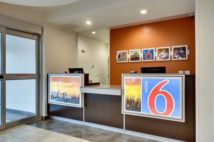Motel 6 Poplar Bluff MO