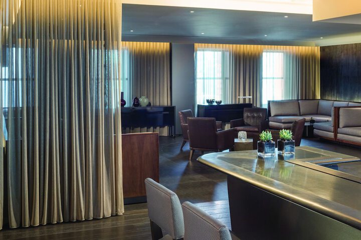 Lounge 59 of 69