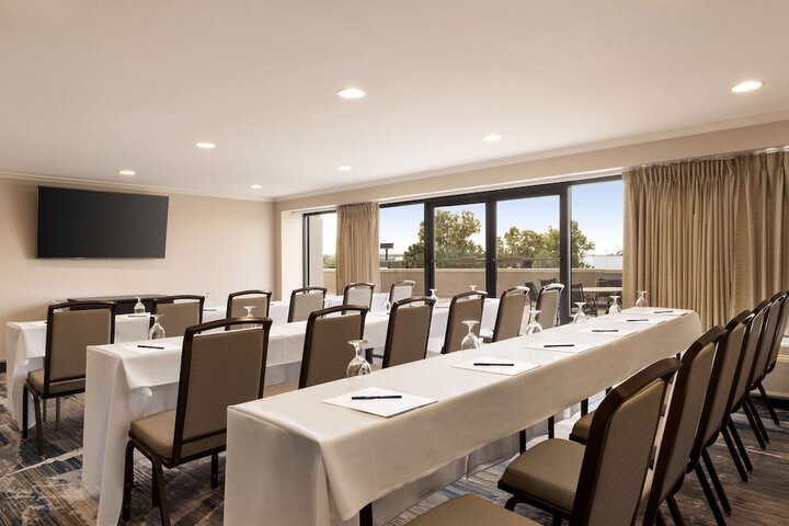 DoubleTree by Hilton Hotel New Orleans Airport