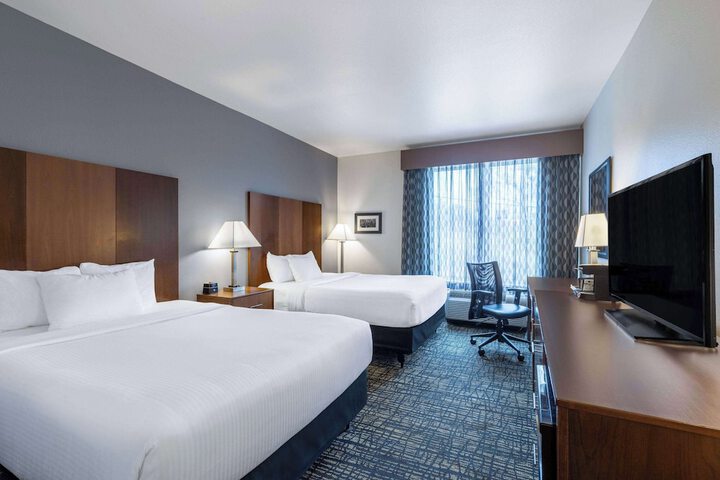 La Quinta Inn & Suites by Wyndham Morgantown