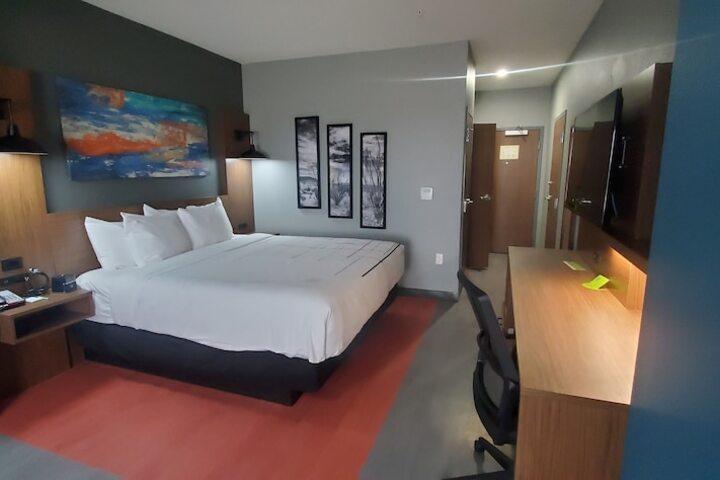 Room 53 of 70