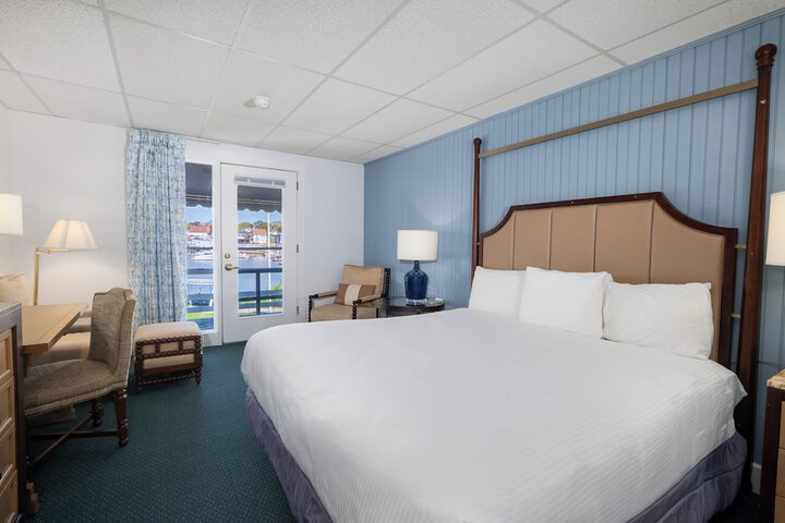 Boothbay Harbor Inn