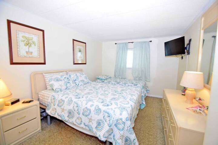 Room 9 of 18