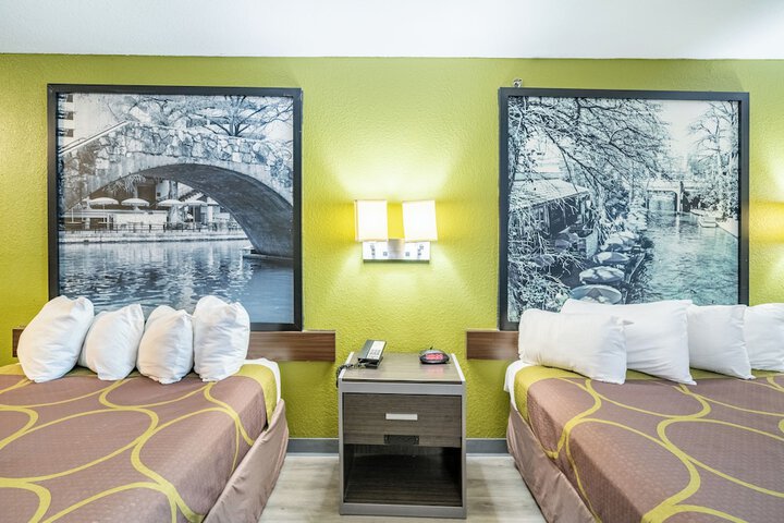 Room 90 of 132