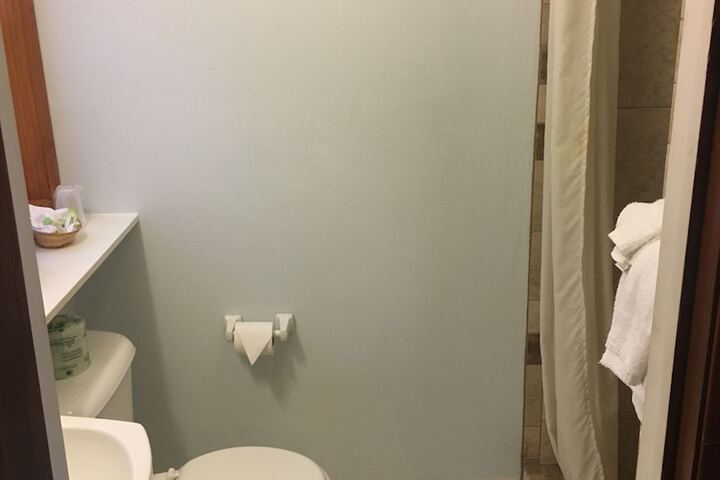 Room 6 of 19