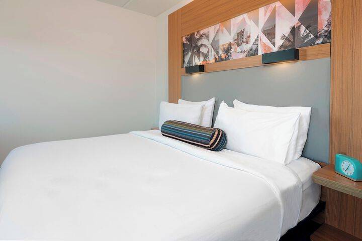 Room 21 of 39