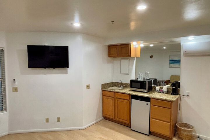 Room 25 of 65