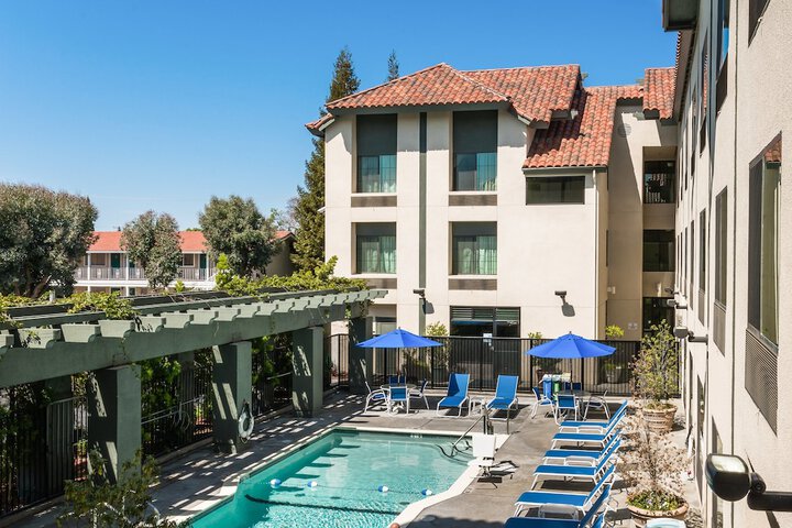 Holiday Inn Express & Suites Santa Clara-Silicon Valley by IHG