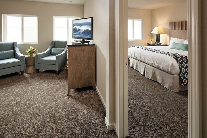 Cambria Landing Inn & Suites