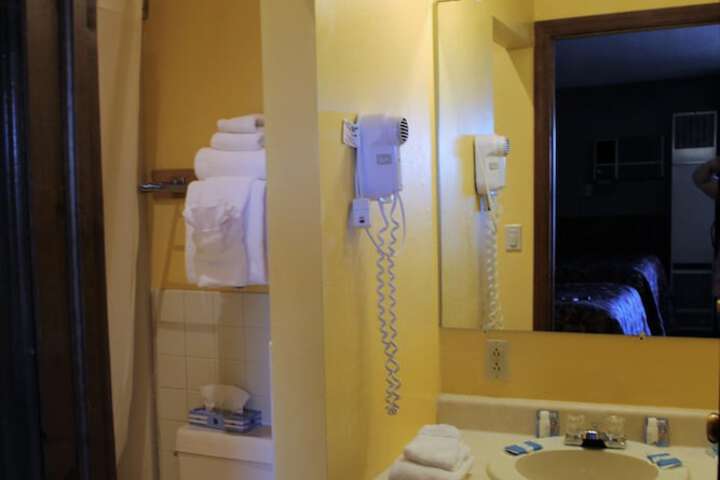 Room 50 of 105