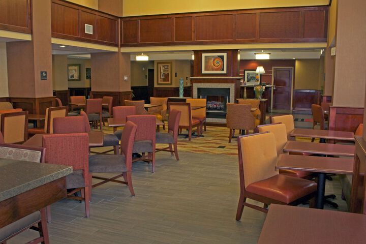 Hampton Inn & Suites Norfolk-Airport