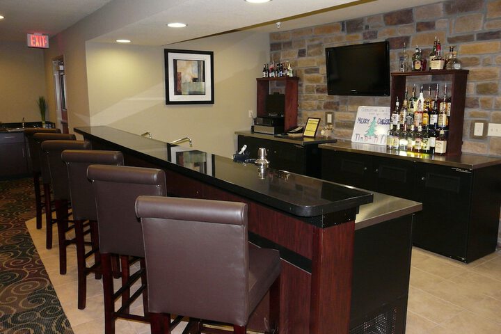 Lounge 35 of 40