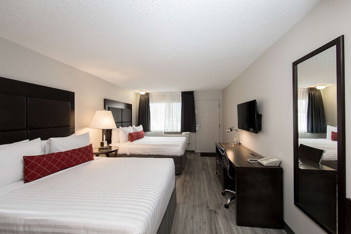Room 32 of 47