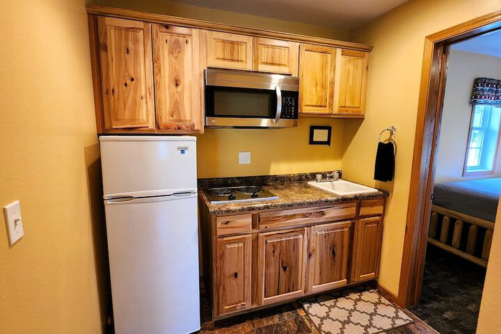 Black Elk Resort Cottages and RV Park