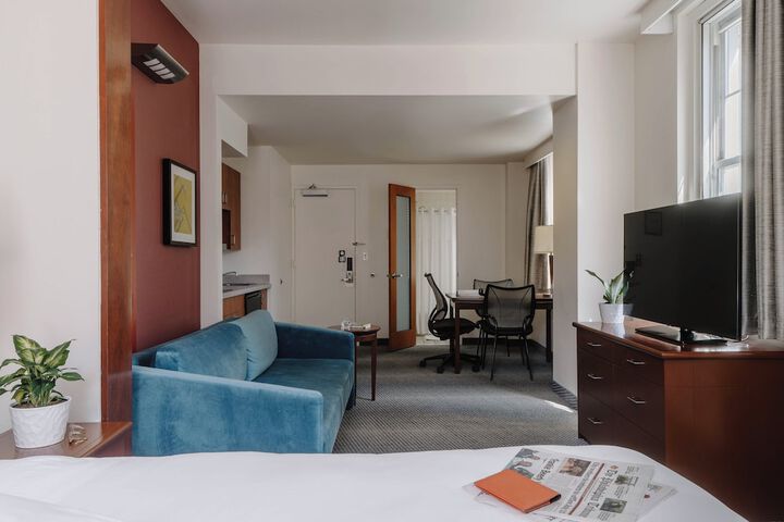 Room 14 of 38