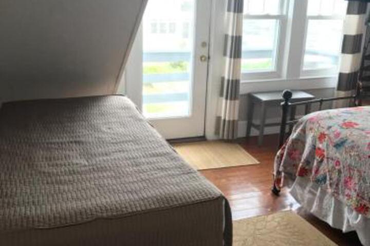 Beach House Inn Bed & Breakfast