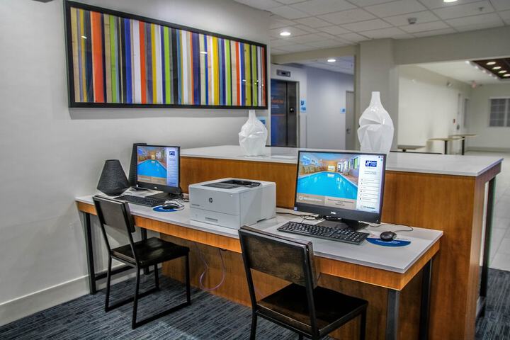 Holiday Inn Express Carlsbad by IHG