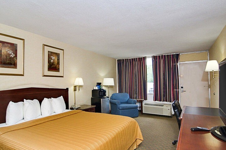 Room 6 of 20