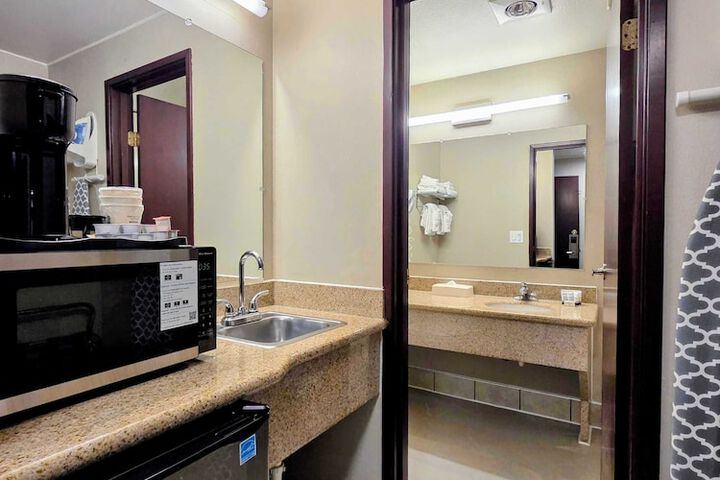 Ramada by Wyndham Tukwila Southcenter