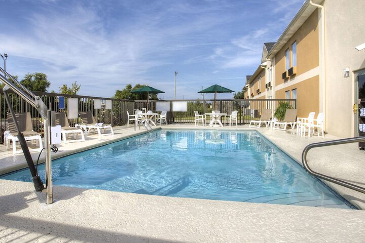 Pool 4 of 30