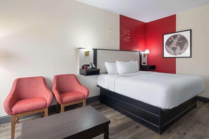 Room 10 of 22