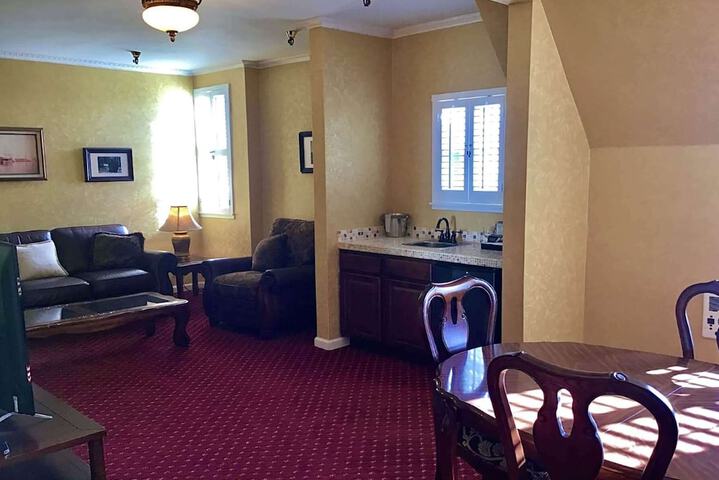 Room 73 of 76