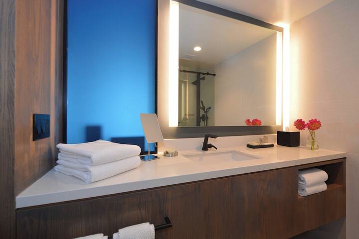 Room 42 of 85