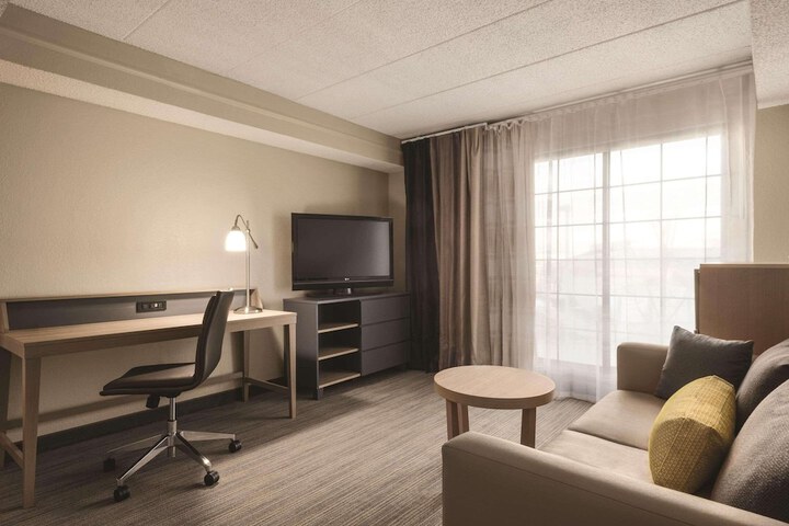 Room 8 of 27