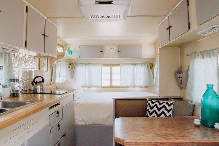 Room 33 of 183