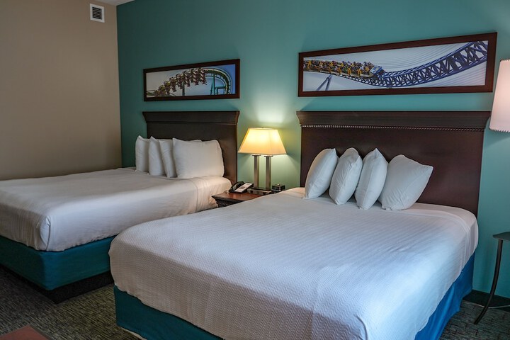 Cedar Points Express Hotel
