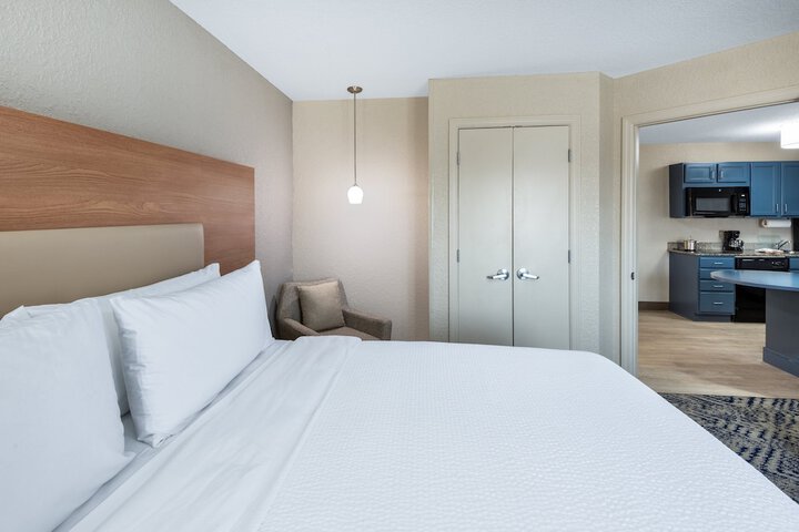 Room 14 of 26