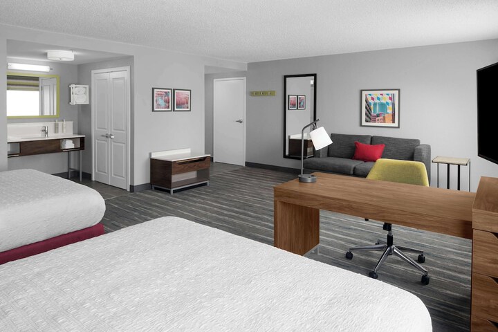 Room 10 of 30