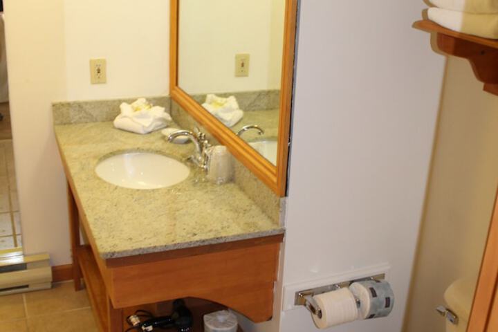 Room 43 of 142