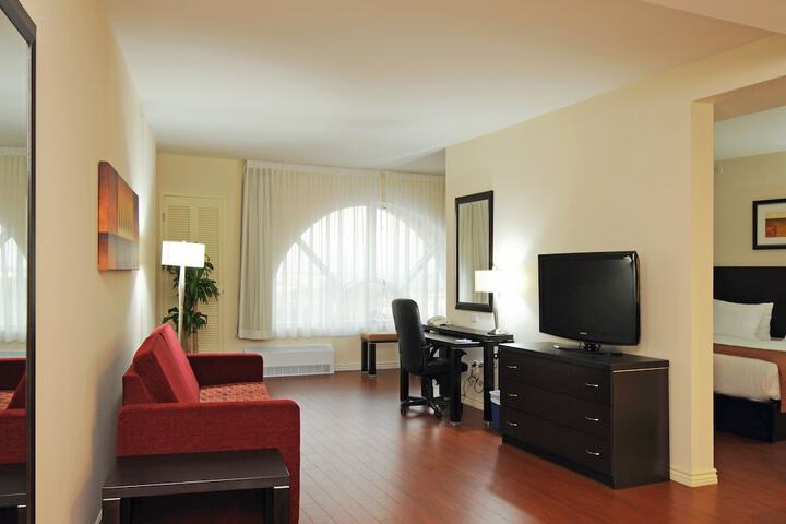 Room 21 of 32