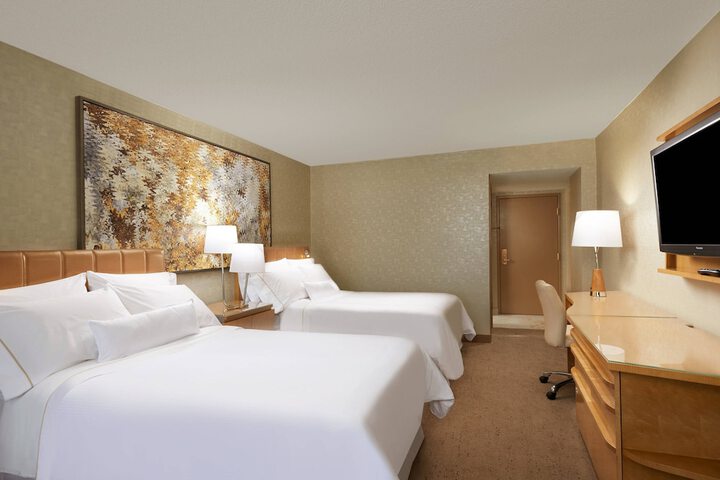 Room 32 of 67